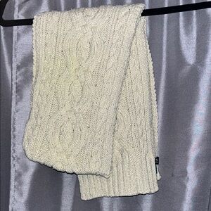 Lauren Ralph Lauren Textured Knit Scarf in Cream